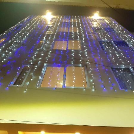 Hotel Artika Inn พาราณสี ภายนอก รูปภาพ