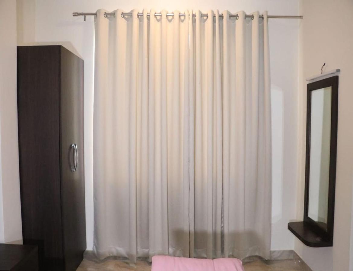 Hotel Artika Inn พาราณสี ภายนอก รูปภาพ